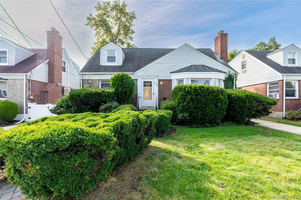 208 Dogwood Road, Valley Stream