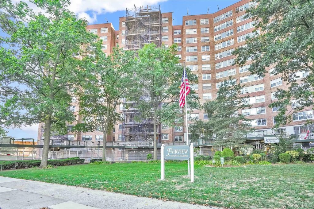 6120 Grand Central Parkway # B605, Forest Hills