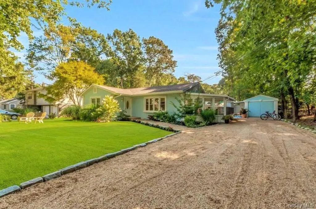 430 Grove Road, Southold