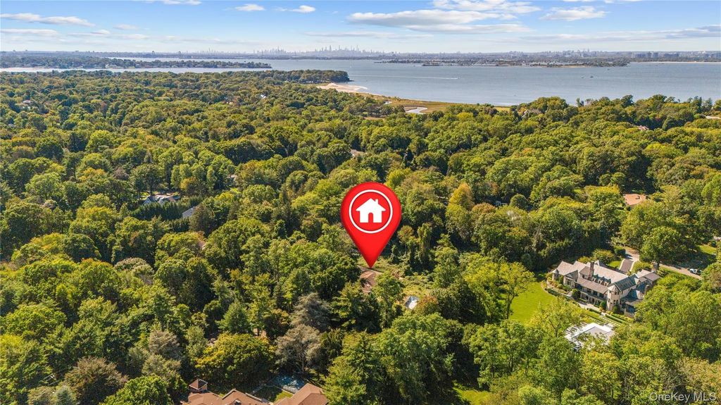 169 Middle Neck Road, Sands Point