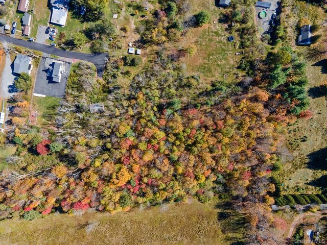 Highland Avenue, Monticello