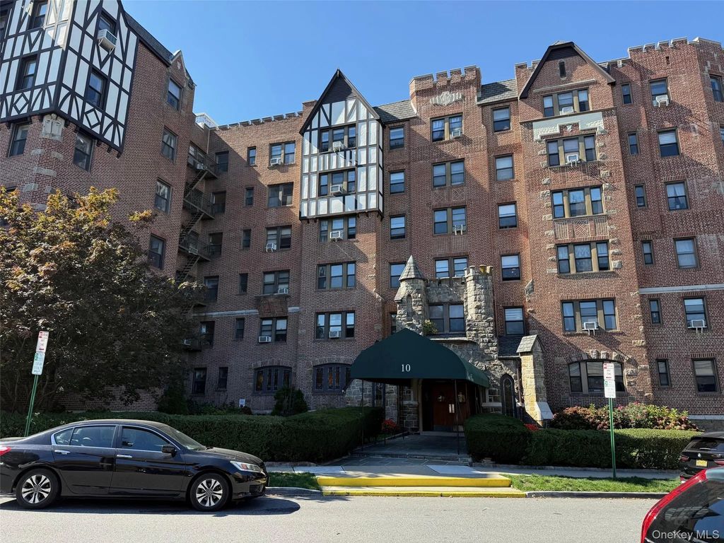 10 Nosband Avenue # 3a, White Plains