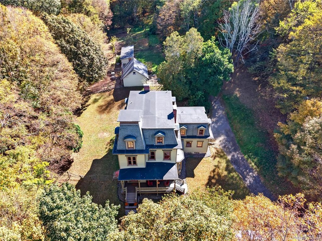 250 Route 100, Mount Kisco