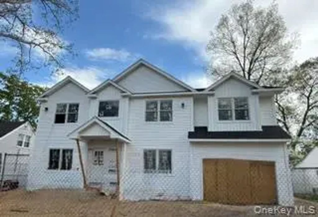 20 Boston Avenue, Massapequa