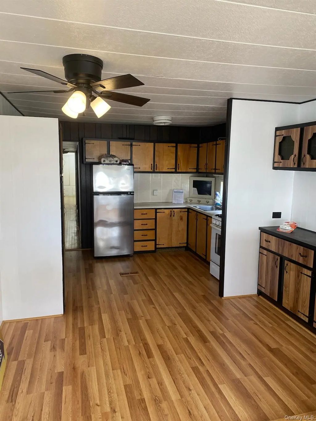 1661 Old Country Road # 308, Riverhead