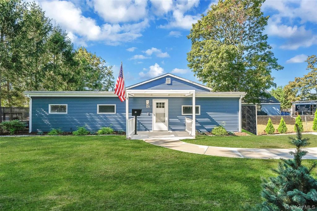 14 E 3rd Street, Patchogue