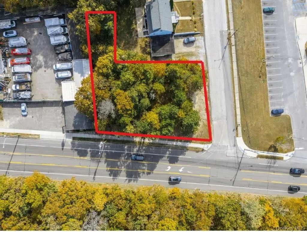 574 Montauk Highway # 1, Shirley