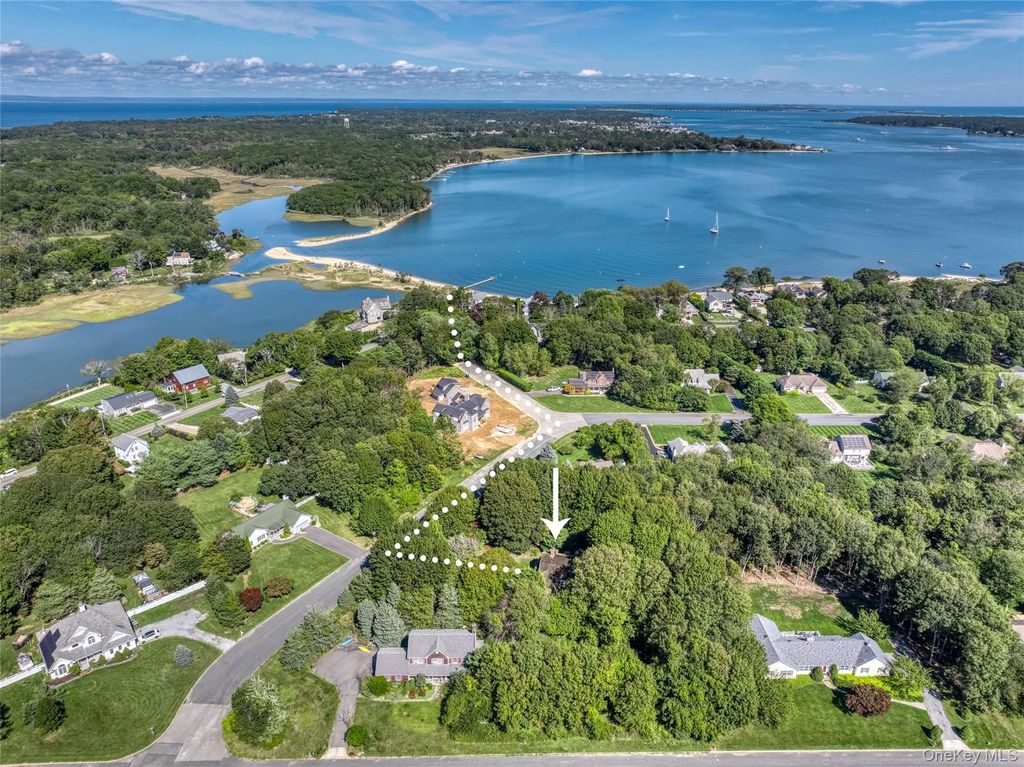 240 August Lane, Greenport