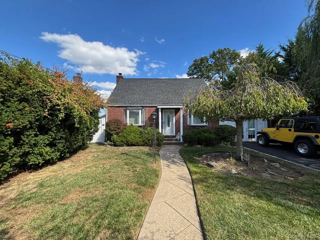279 Semton Boulevard, Franklin Square
