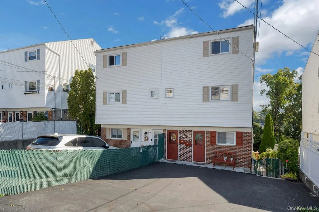 48 Elissa Lane, Yonkers