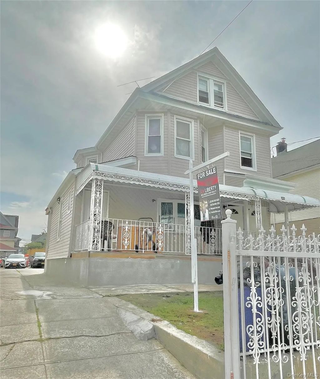 101-58 120th Street, Richmond Hill S.