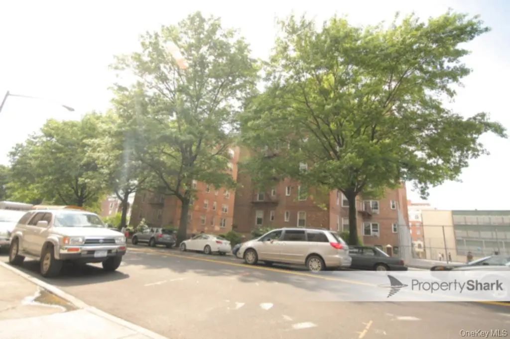 144-54 Sanford Avenue # 38, Flushing