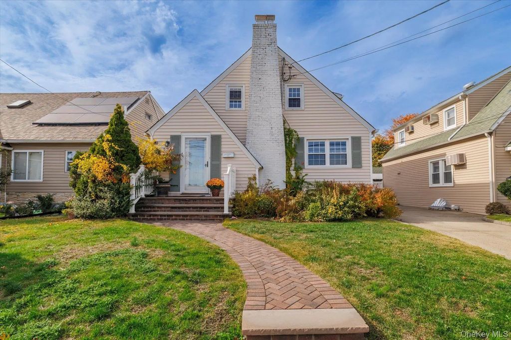 53 Ocean Avenue, Malverne