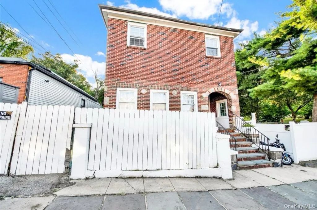 141 Vineyard Avenue, Yonkers
