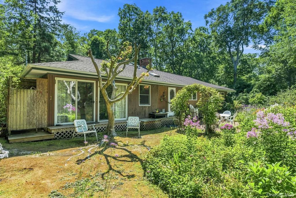 50 Barnes Hole Road, East Hampton