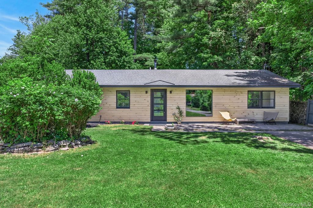 5 Lazy Brook Lane, Woodstock