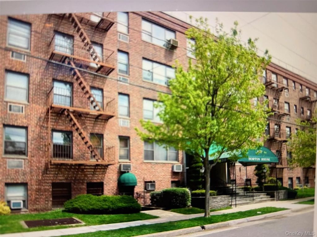 120 Horton Highway A-12, Mineola