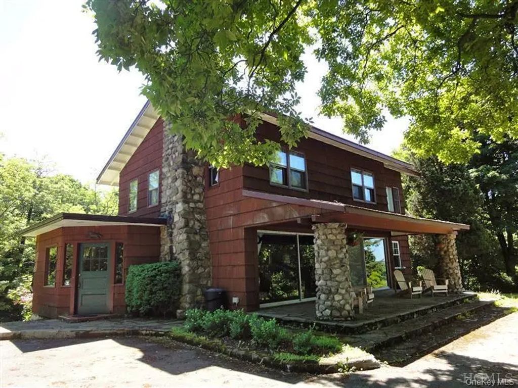 376 Lane Gate Road, Cold Spring