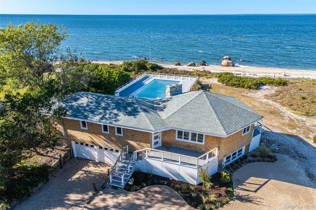56875 Route 48, Greenport