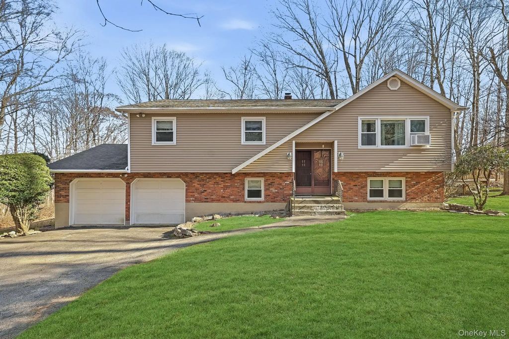 42 Bayberry Hill Road, Mahopac