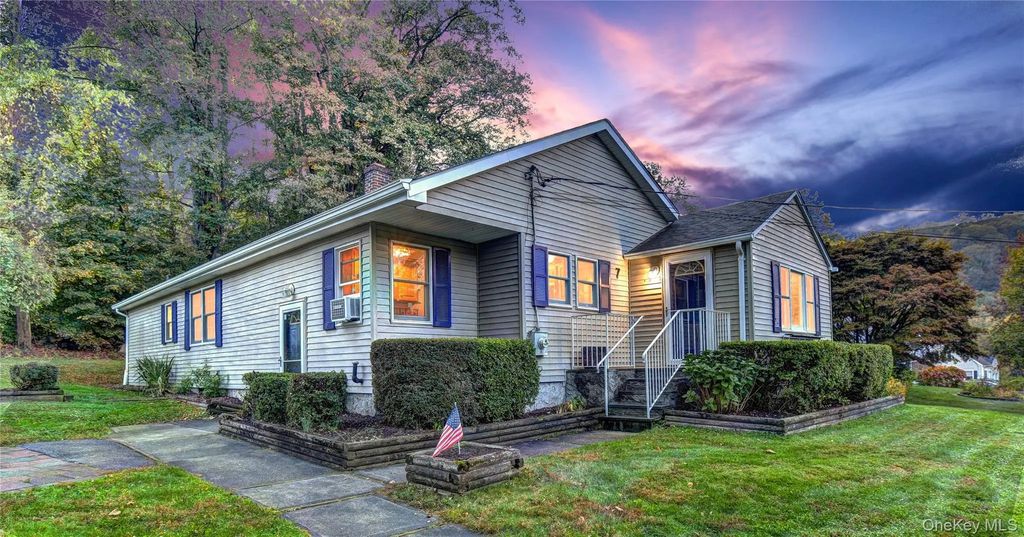 7 Adair Road, Cortlandt Manor