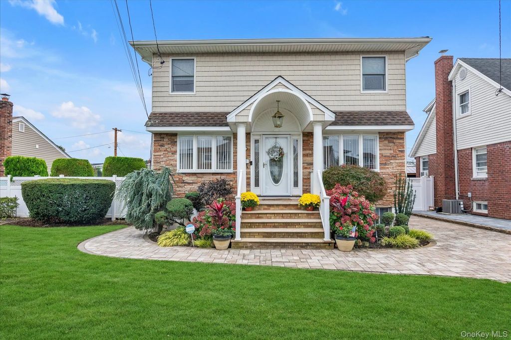 865 Third Avenue, Franklin Square