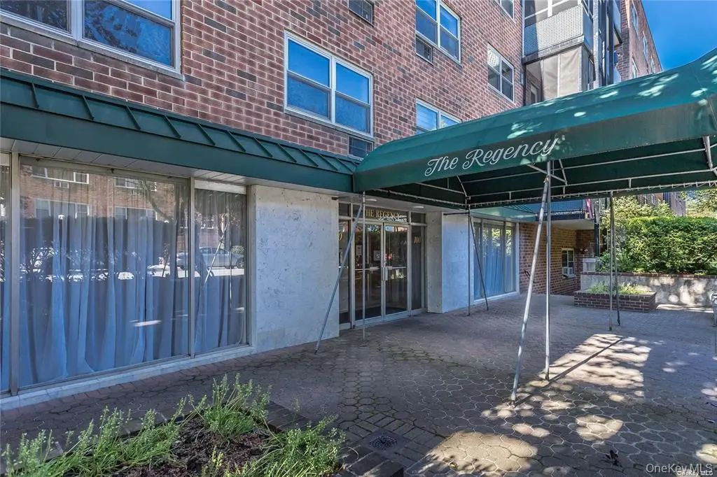 100 Lincoln Avenue 14d, Mineola