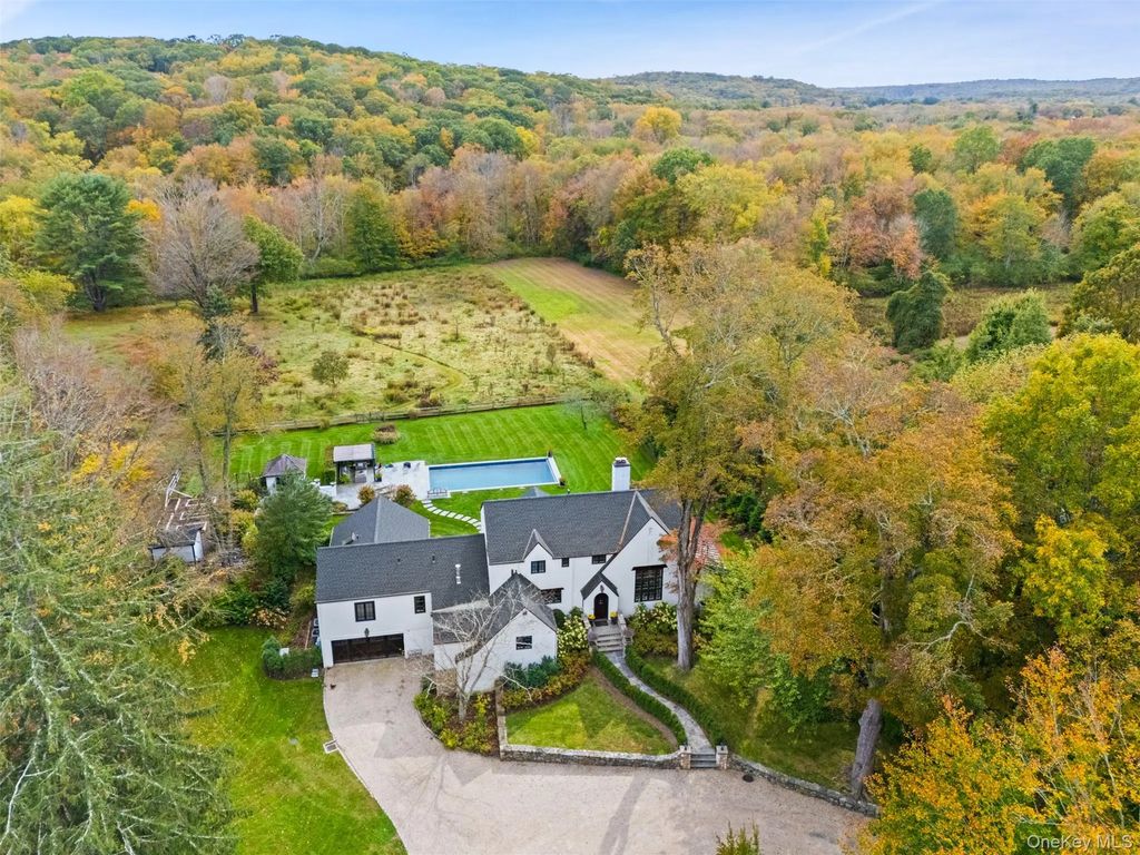 77 Pound Ridge Road, Bedford