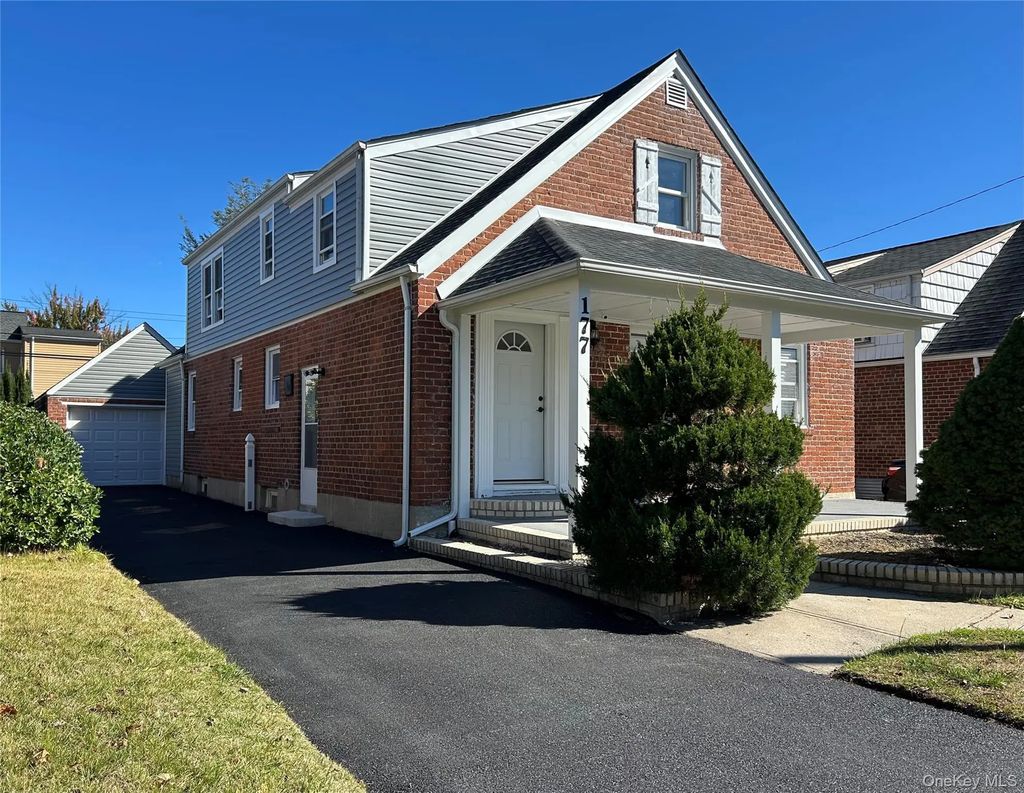 177 Roberta, Valley Stream