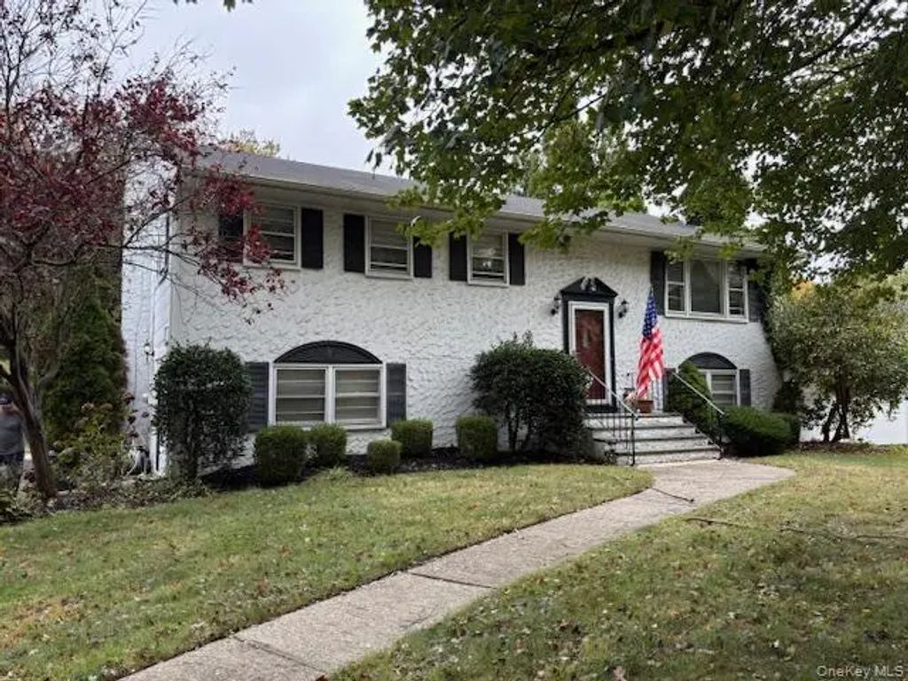 59 Edgewood Avenue, Oakdale