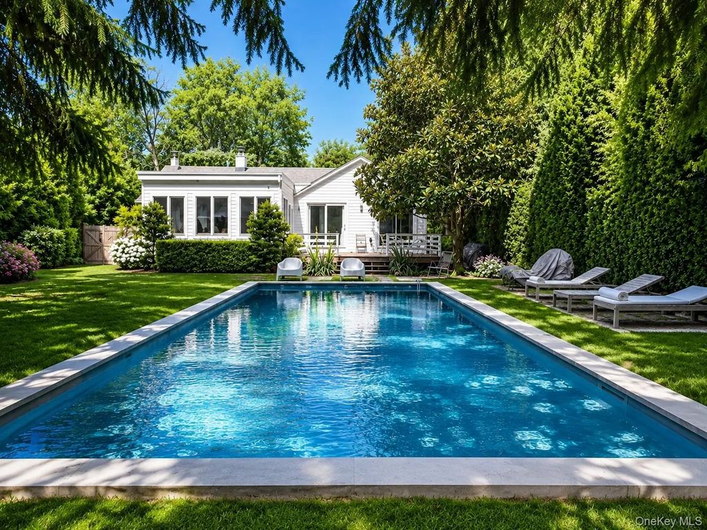 45 New Jersey Avenue, Bellport Village