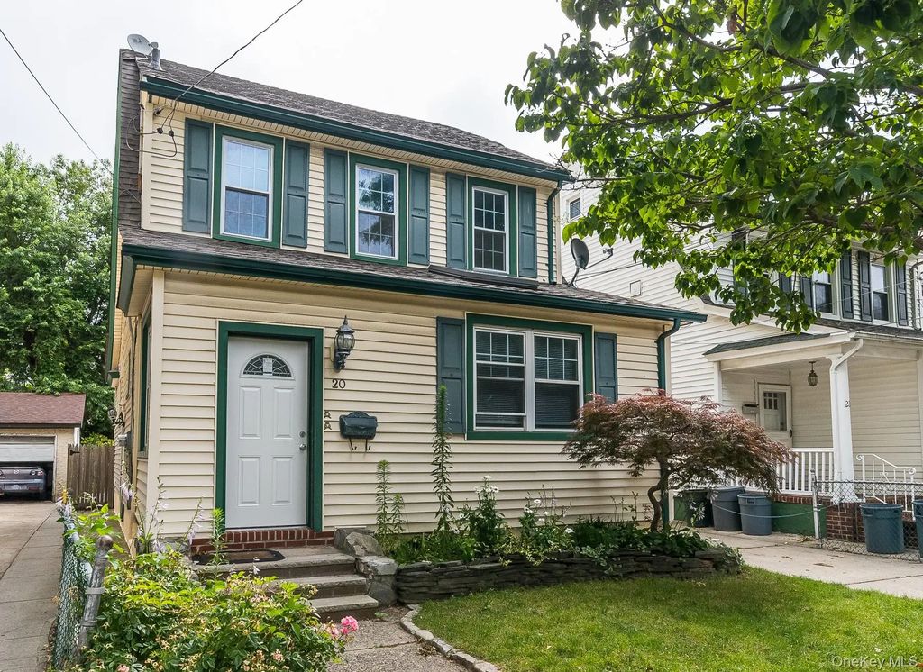 20 Starks Place 1st Fl, Lynbrook