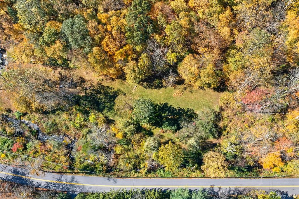 Wiccopee Road, Putnam Valley