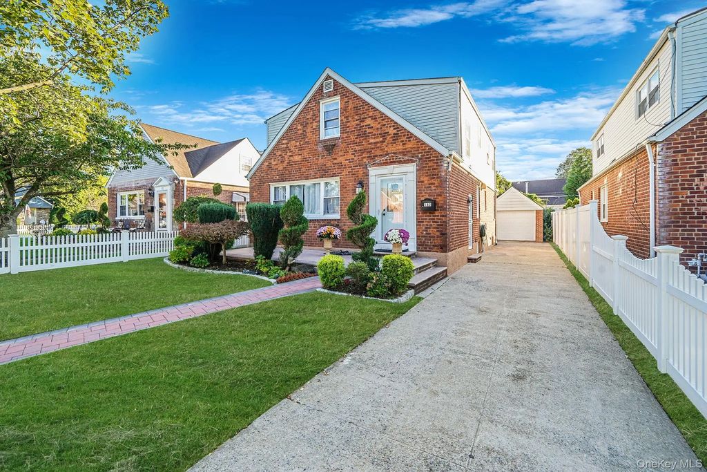 182 Ann Street, Valley Stream