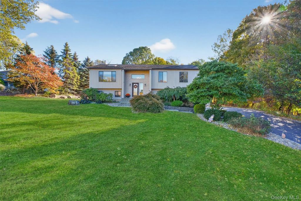 33 Santino Court, Mahopac