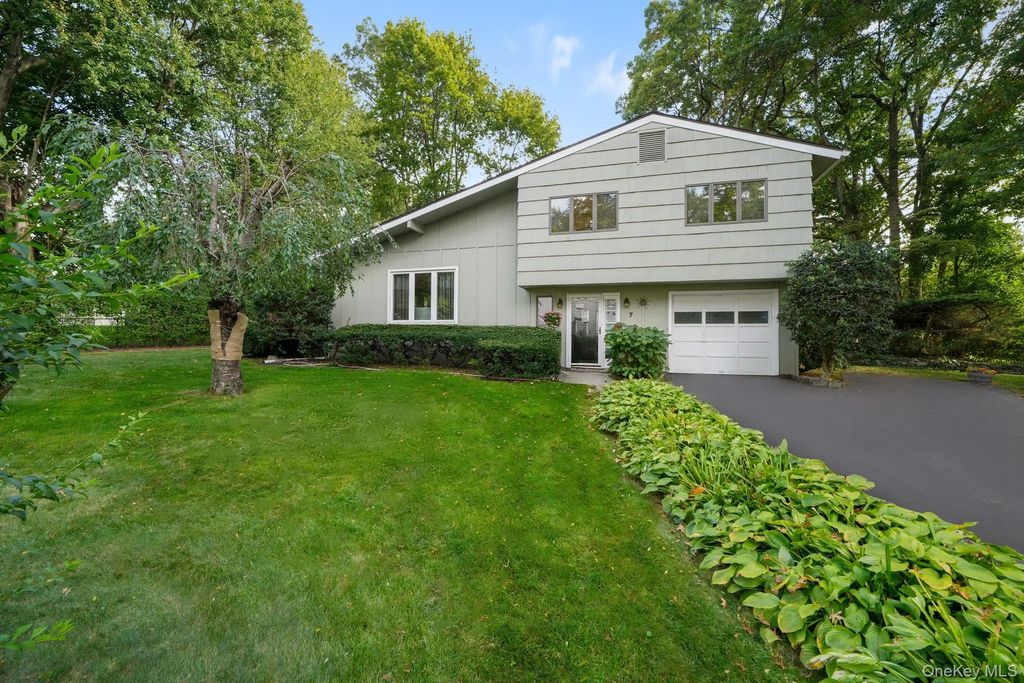 7 Green Acres Lane, White Plains