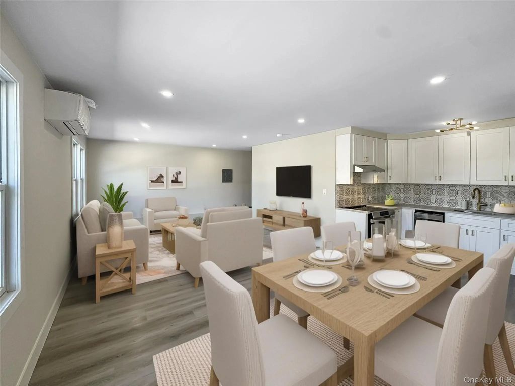 110 Jericho Turnpike 2, Mineola