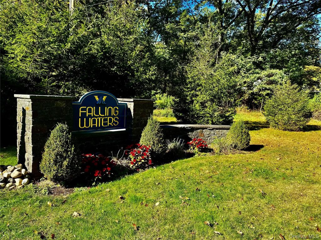 78 Falling Waters Drive, Palenville