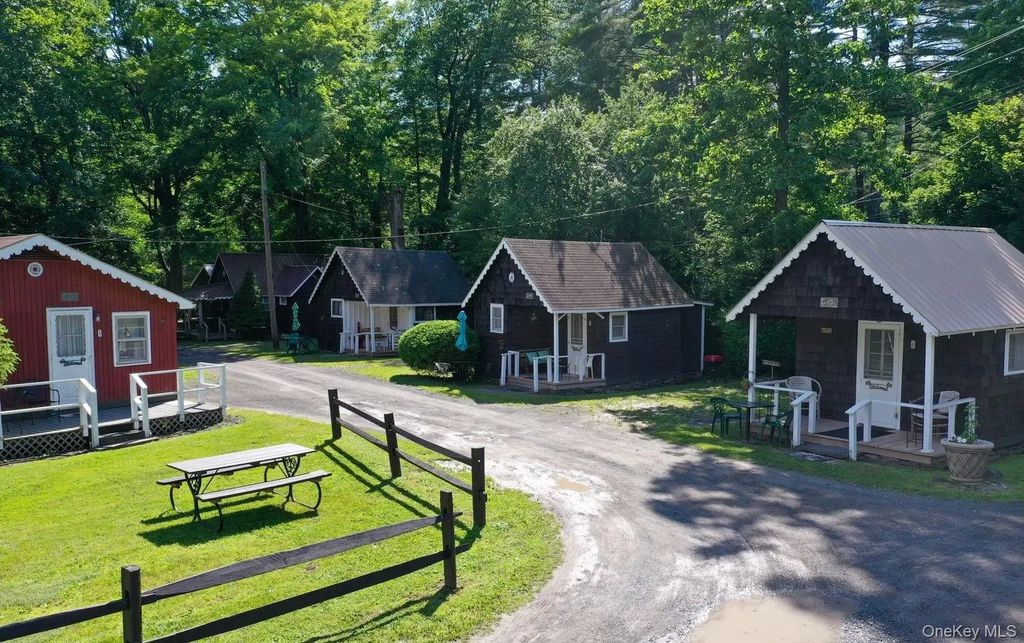 5973 State Route 28, Phoenicia