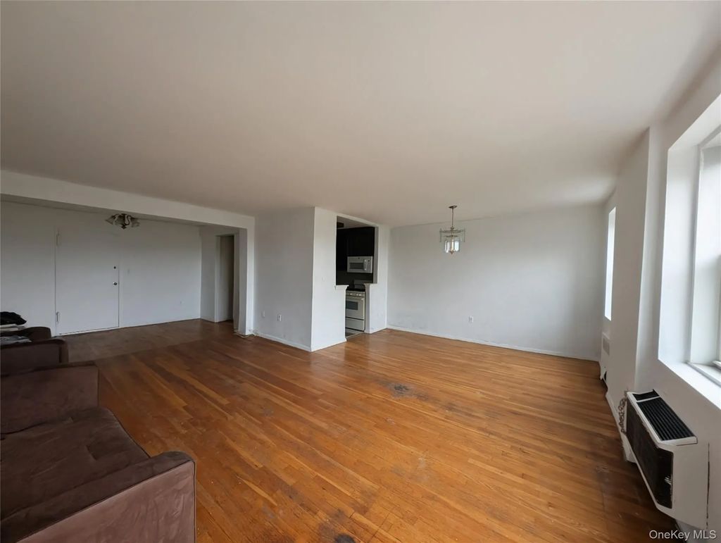 7 Balint Drive # 427, Yonkers