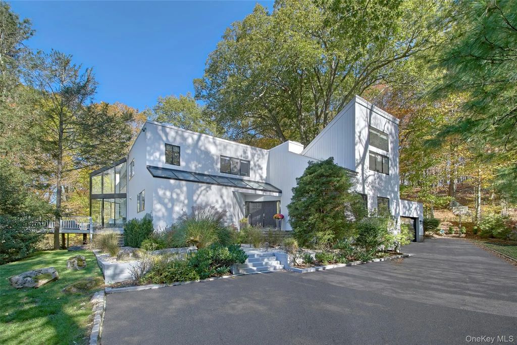 73 Whippoorwill Lake Road, Chappaqua