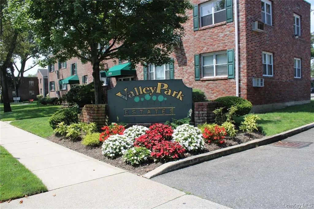 1065 Fenwood Drive 2nd Floor, Valley Stream