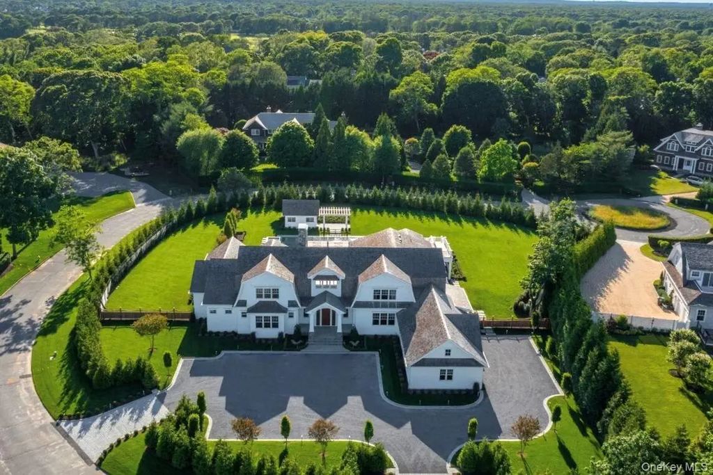 5 Michaels Way, Westhampton Beach