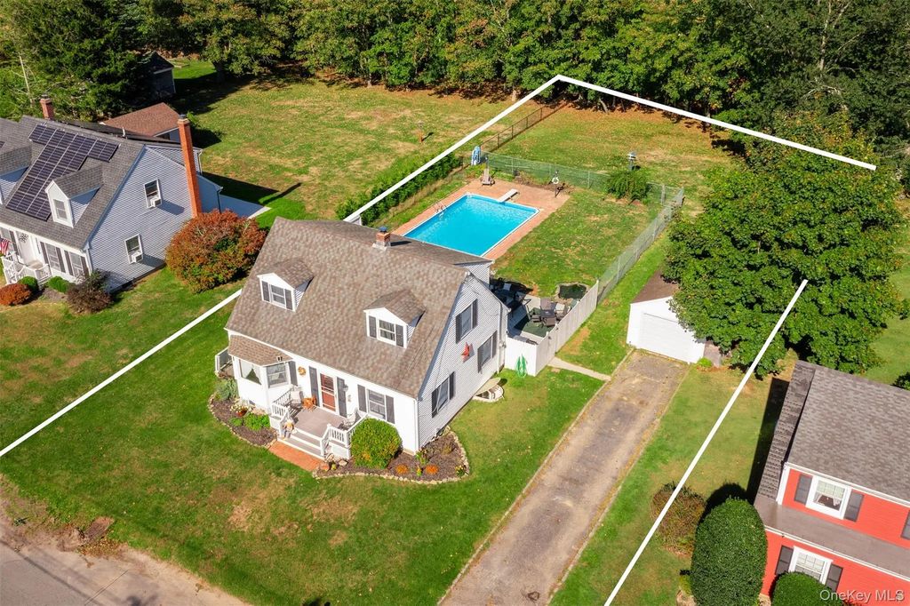 28 (aka 710) Sound Road, Greenport