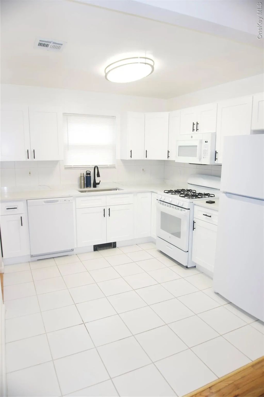 N/A, Lynbrook