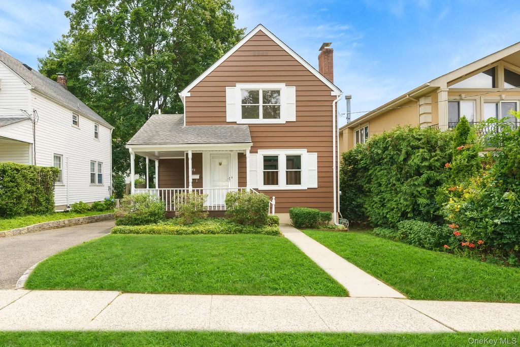 72 Park Avenue, Port Washington