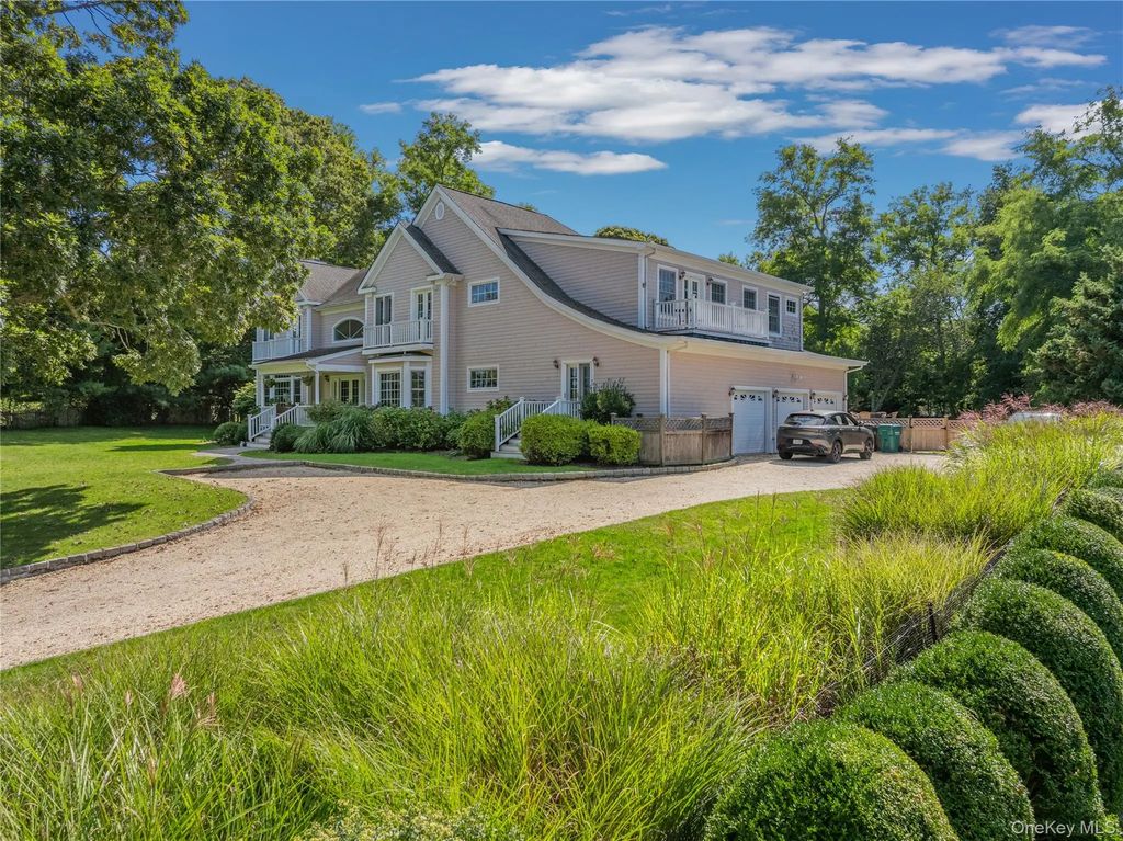12 Fish Cove Road, Southampton
