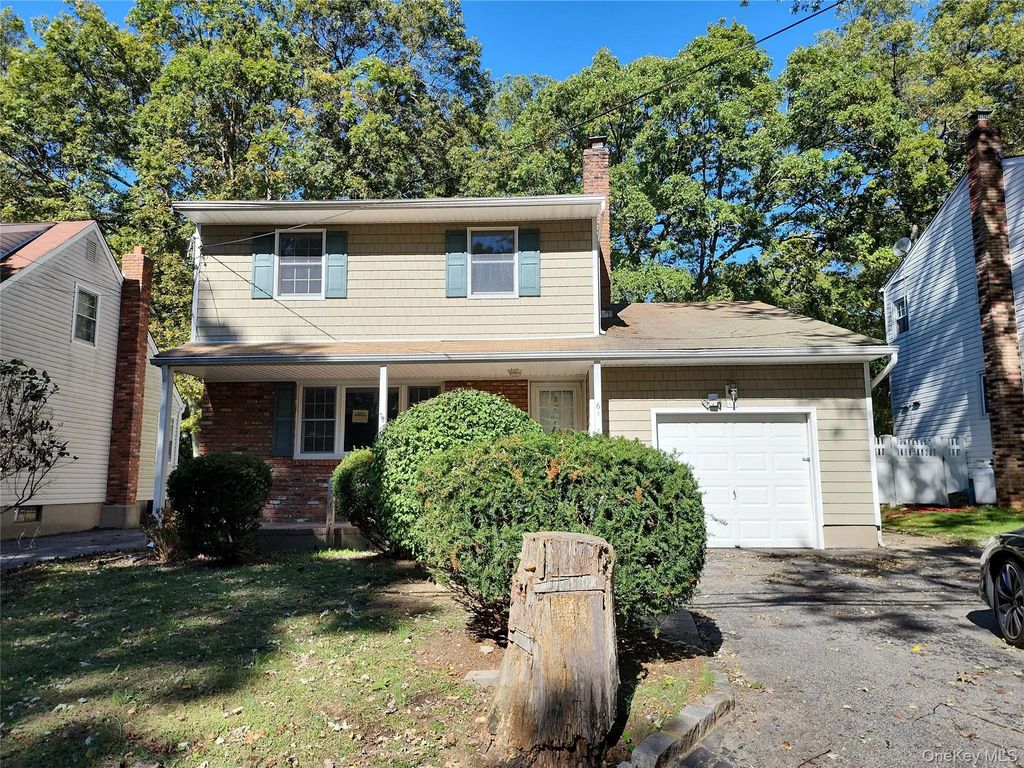 61 Pleasant Street, Huntington