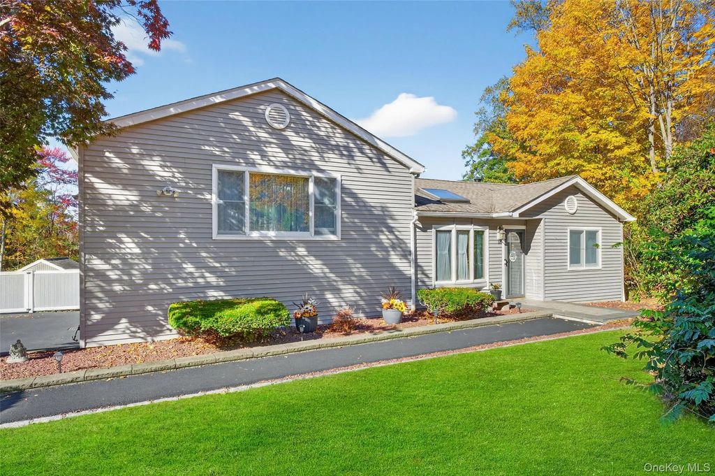 15 Woodbine Drive, Mahopac