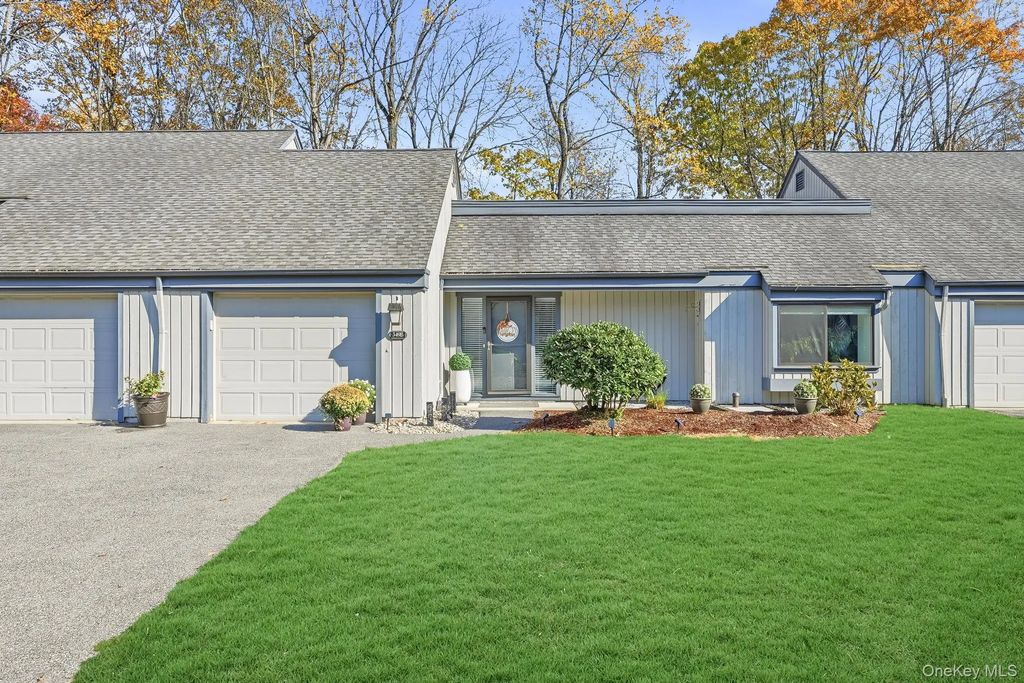 349 Heritage Hills # B, Somers